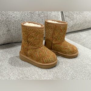 UGG Toddler Classic II Graphic Stitch